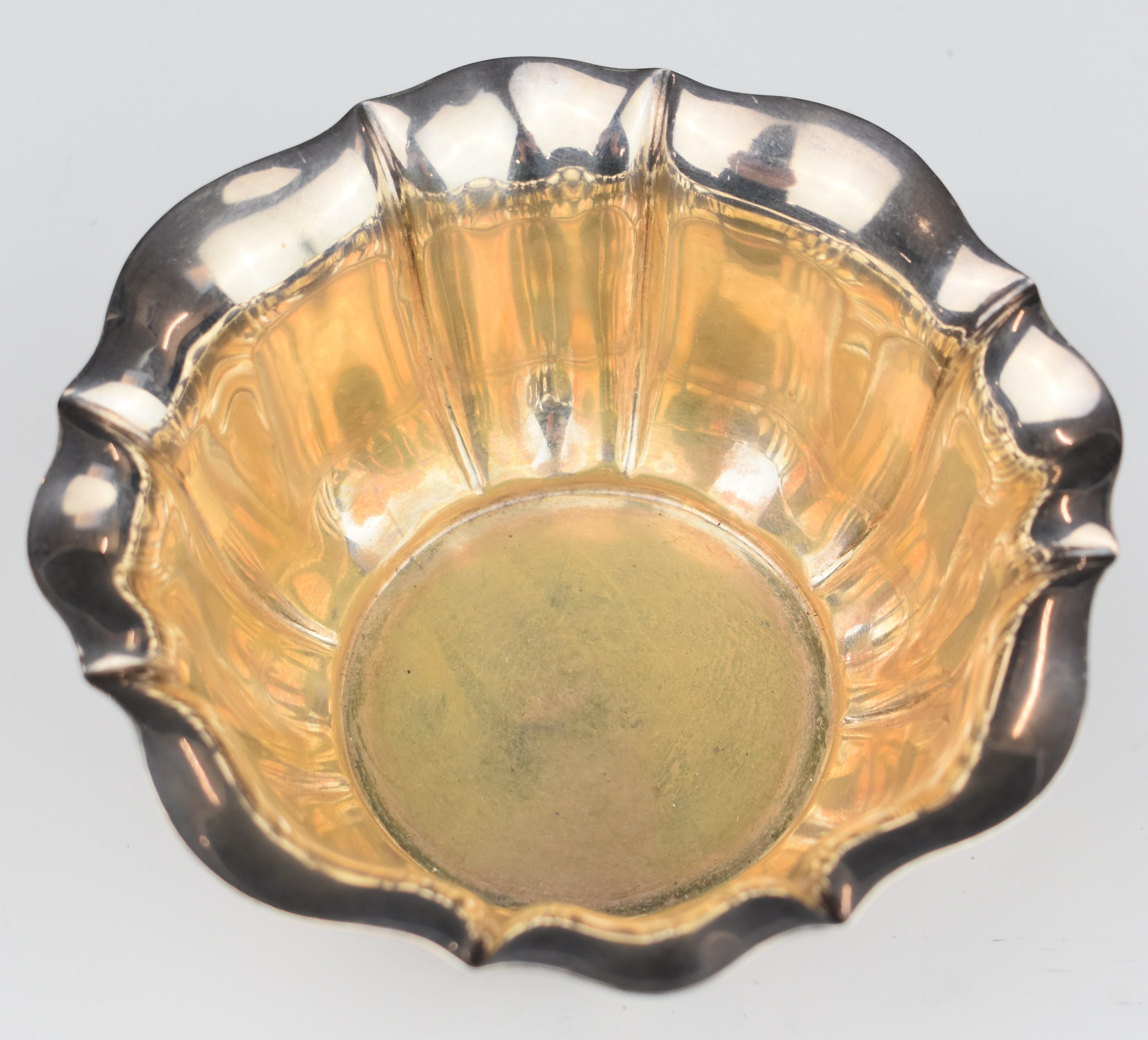 Edward VII hallmarked silver sugar bowl of lobed design, Sheffield 1905, maker Atkin Brothers, - Image 2 of 4