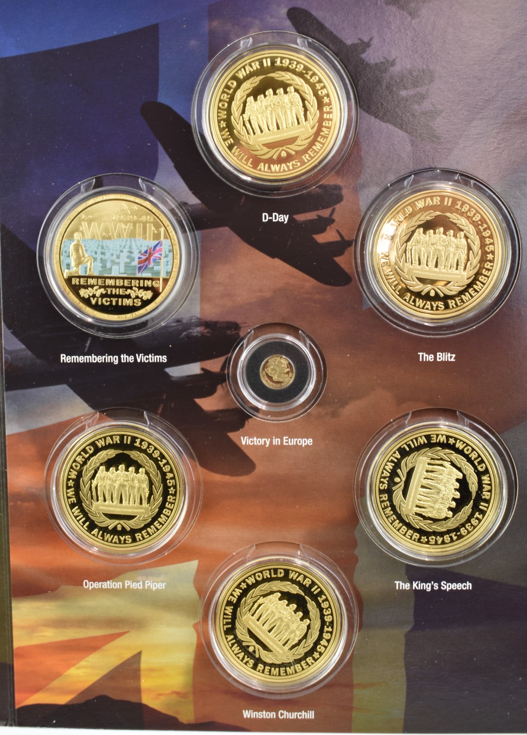 Windsor Mint set of gold plated picture coins commemorating World War 2, includes a 'Churchill' - Image 2 of 2