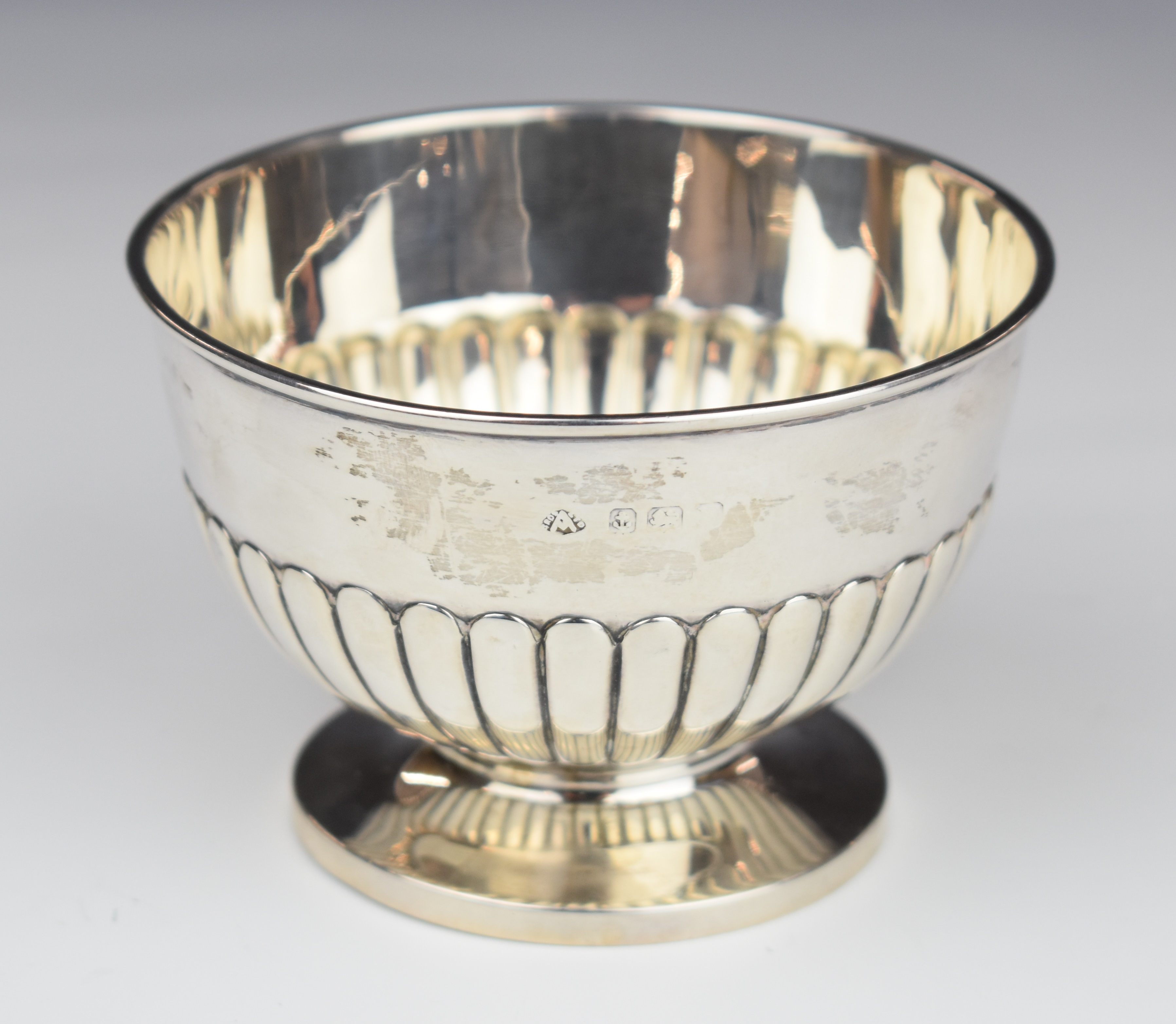 George V hallmarked silver pedestal sugar bowl with reeded lower body, Birmingham 1922, maker Adie