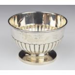 George V hallmarked silver pedestal sugar bowl with reeded lower body, Birmingham 1922, maker Adie