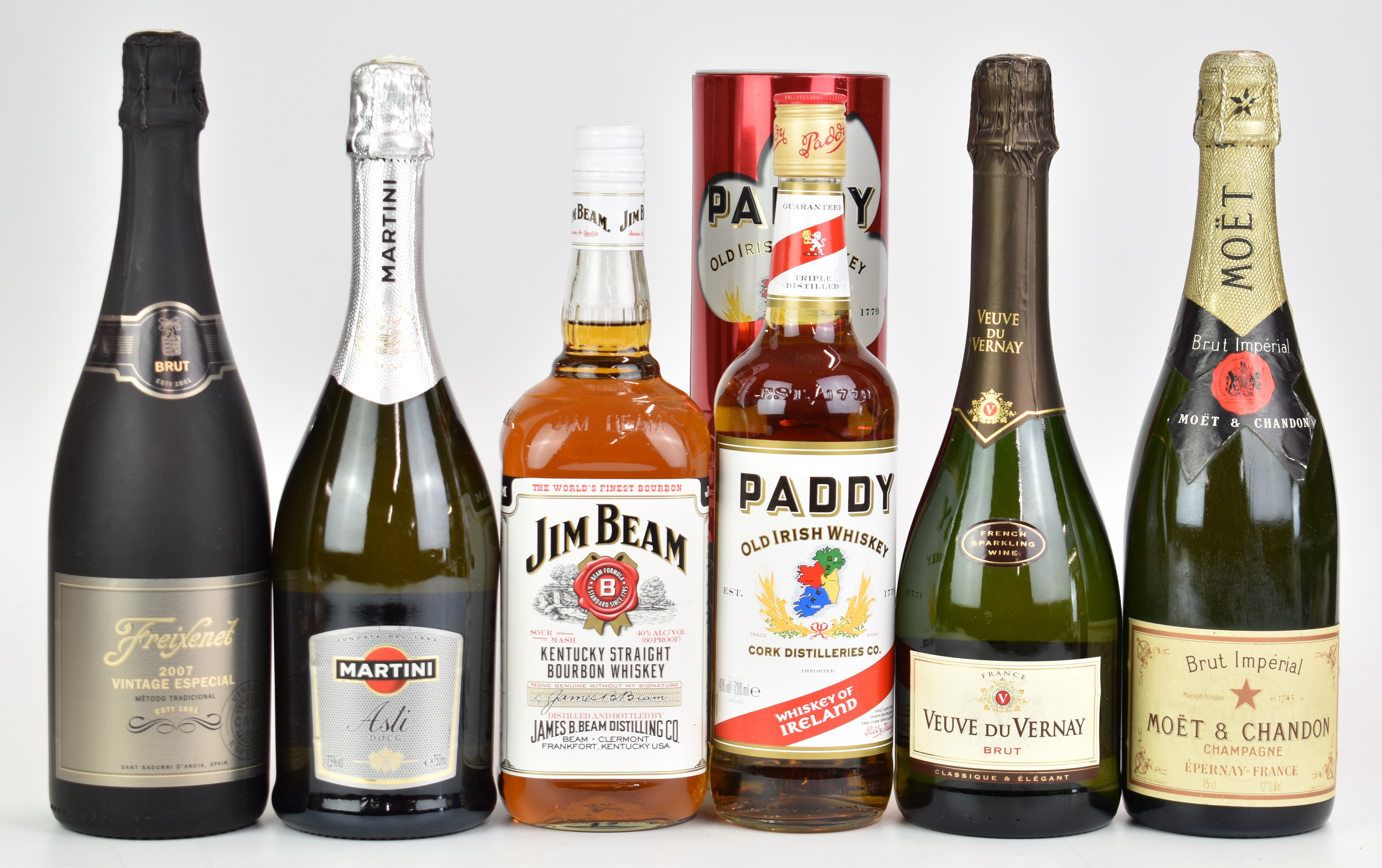 Spirits, Champagne and sparkling wine including Moët et Chandon 75cl, 12% vol, Jim Beam Whisky,