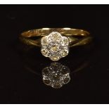 Art Deco 18ct gold ring set with diamonds in a platinum setting, 2.1g