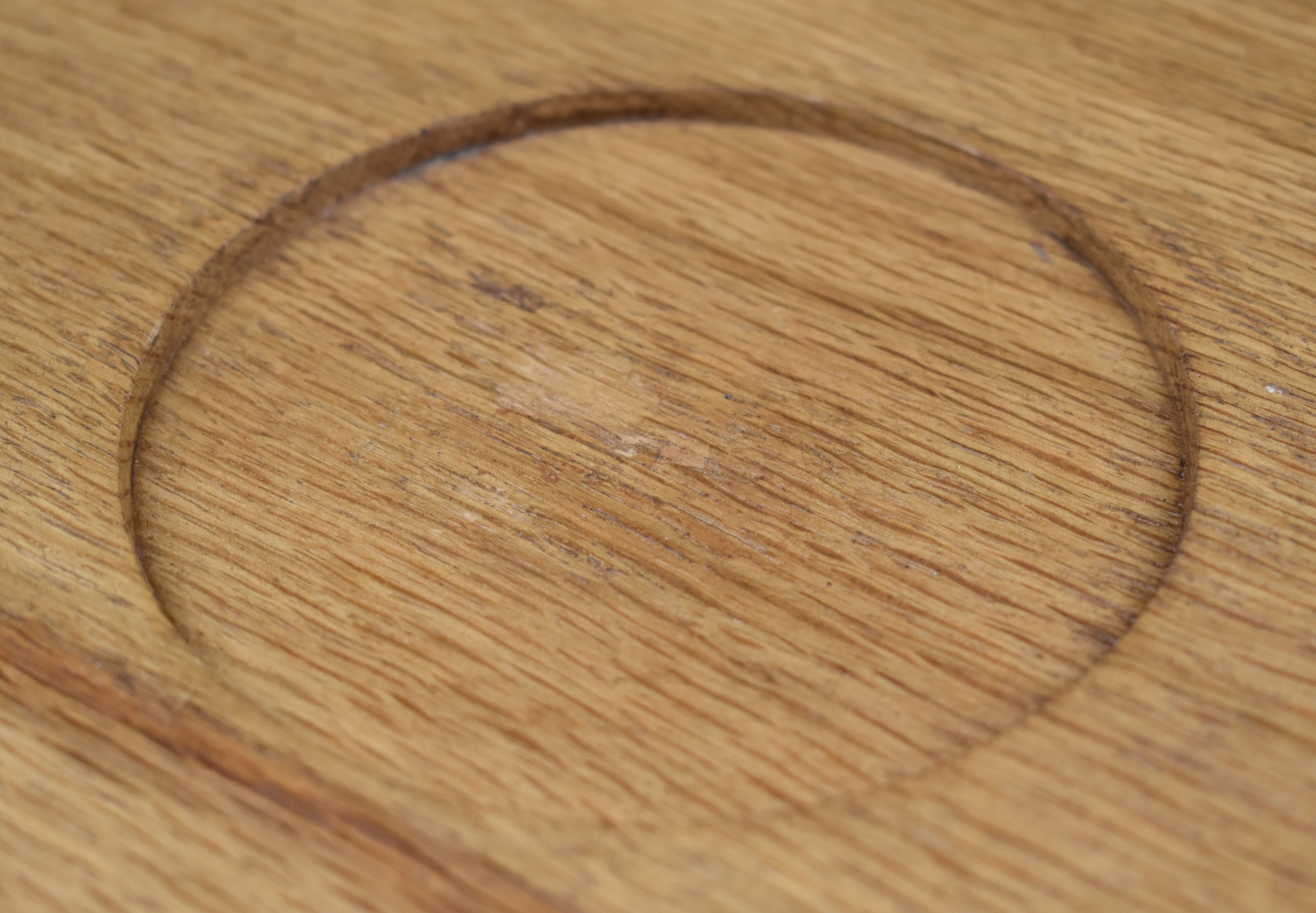 Cotswold School carved oak bread tray or platter, diameter 36cm - Image 4 of 5