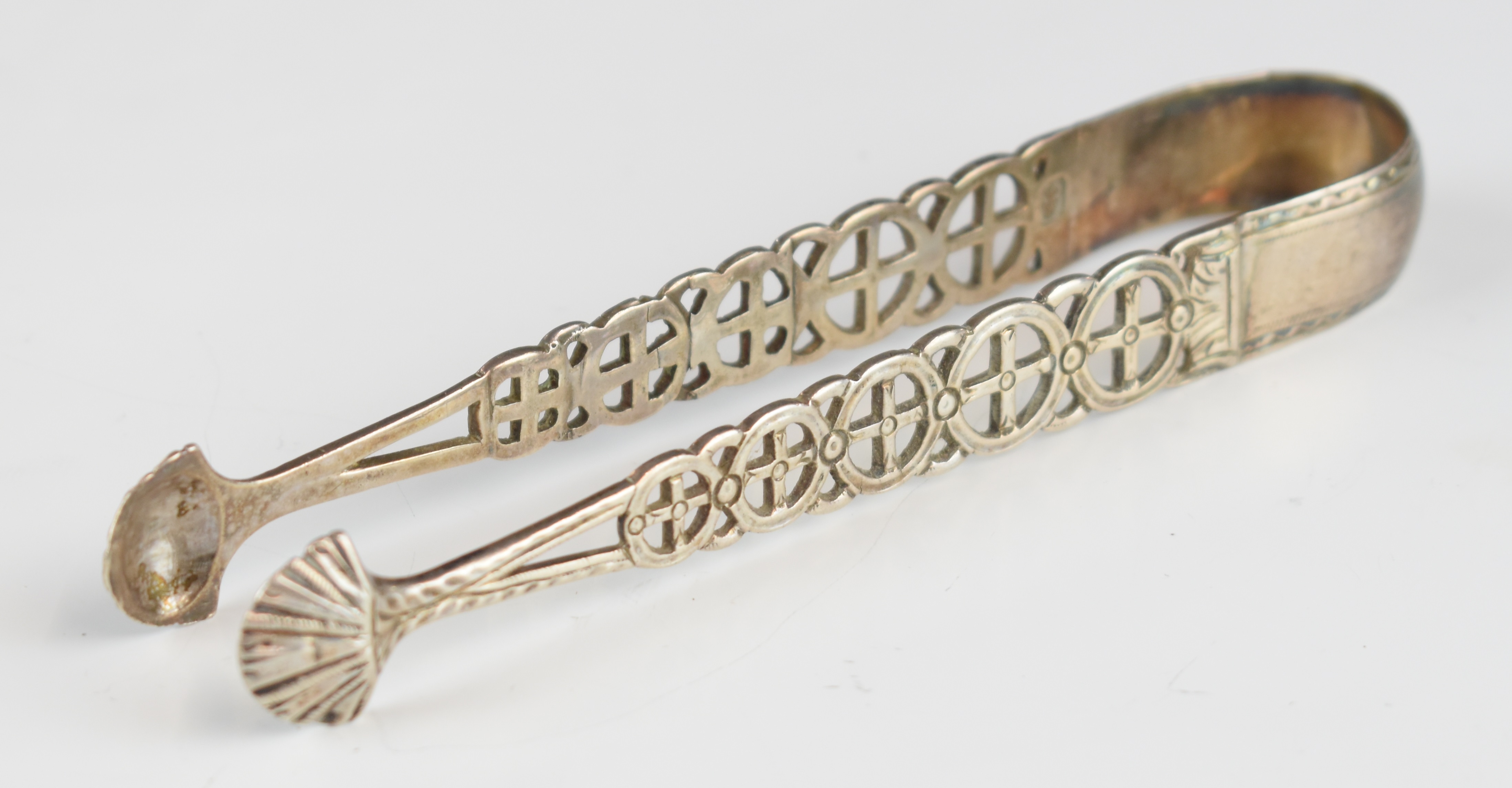 Four sets of hallmarked silver sugar tongs to include a silver gilt pair, London 1821, maker's - Image 6 of 8