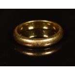 A 22ct gold wedding band / ring, used in the film 'Ryan's Daughter', with provenance comprising a