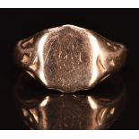 A 9ct rose gold signet ring, Chester 1917, 3.7g, size R