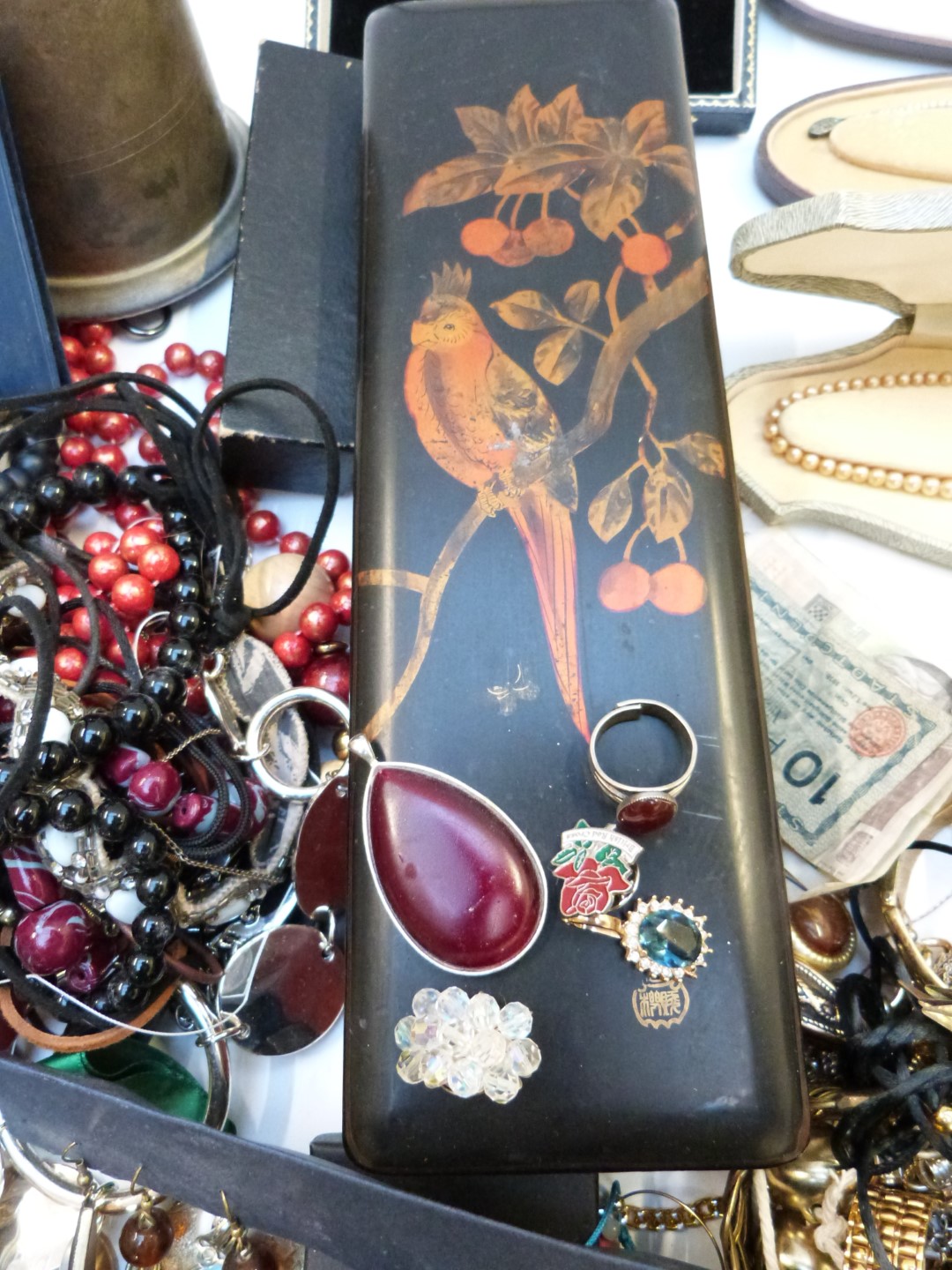 A collection of costume jewellery including watches, Japanese lacquer box, West brooch, Hollywood - Image 2 of 9