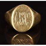 A 9ct gold signet ring, 3.1g, size G