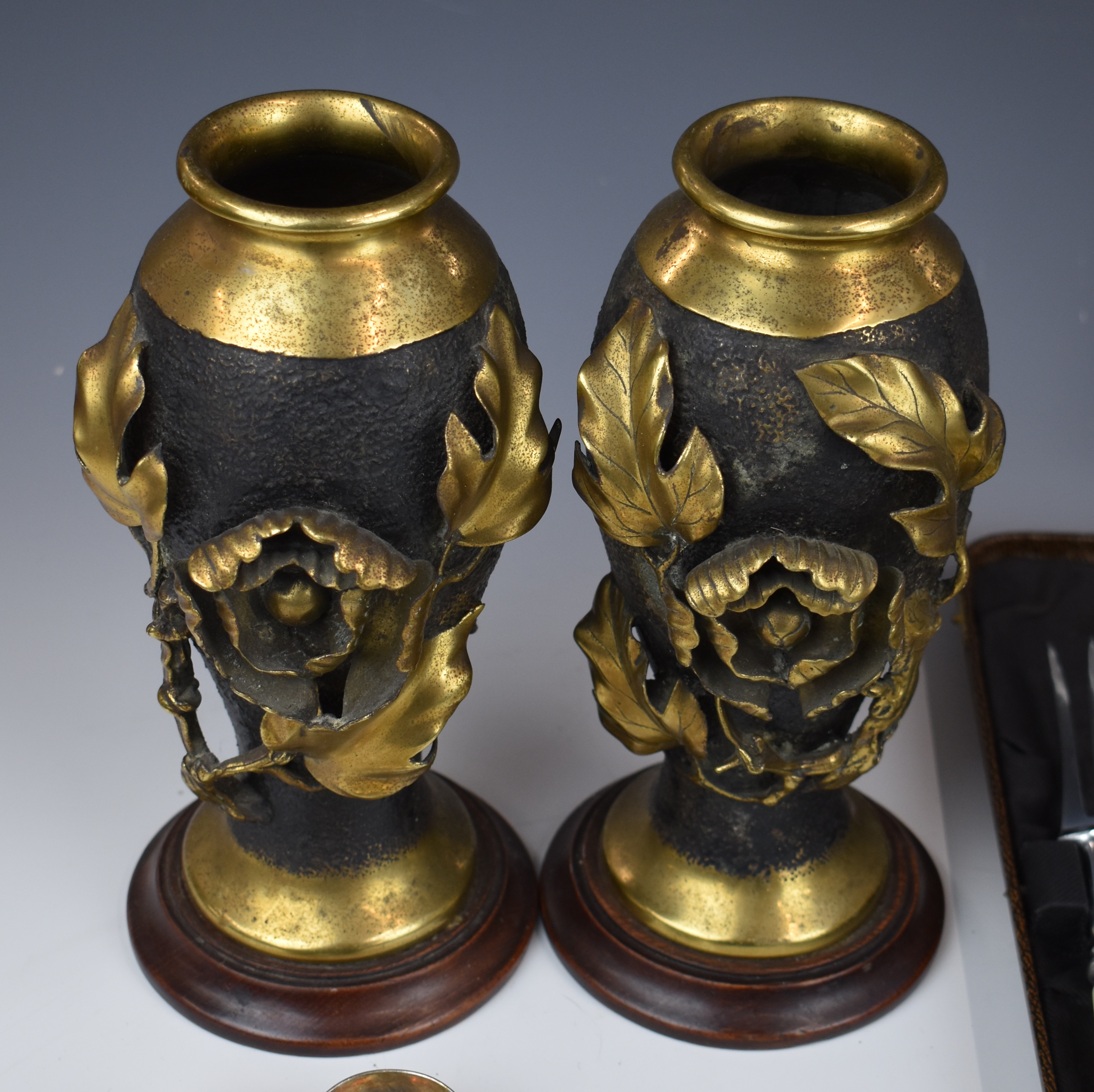 Pair of gilt metal and blacked vases, height 25cm, pair of menu holder or similar figures atop - Image 2 of 8