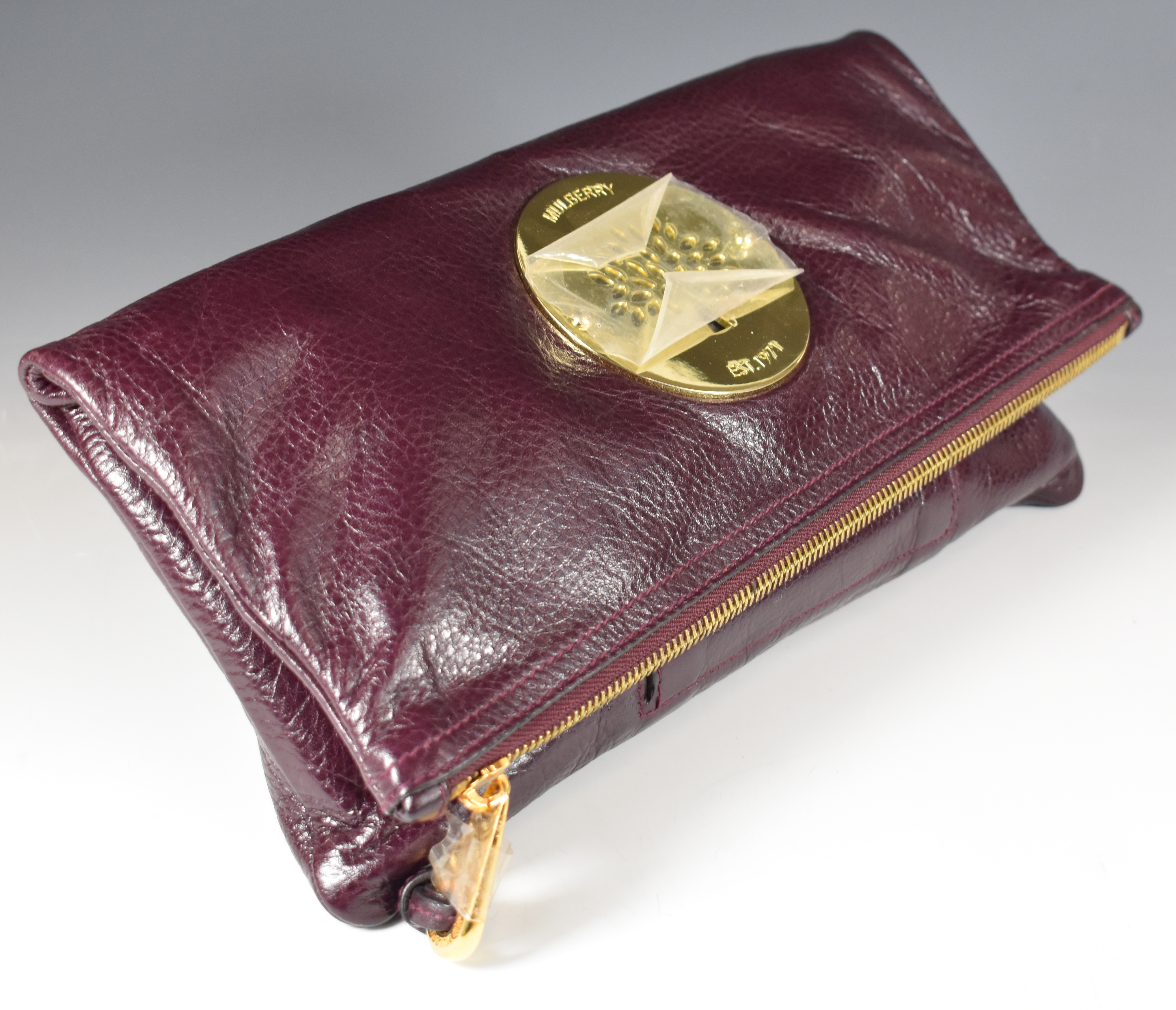 Mulberry Daria clutch bag in oxblood grained leather with gilt metal hardware, original label, - Image 3 of 9