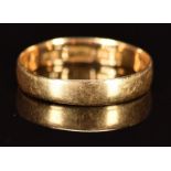 An 18ct gold wedding band / ring, Birmingham 1898, 1.4g, size M