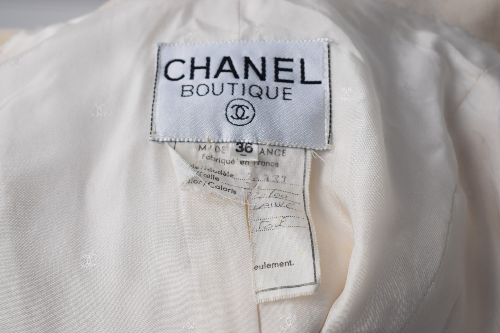 Vintage Chanel Boutique ladies skirt suit comprising jacket and skirt, both with Chanel labels and - Image 9 of 13