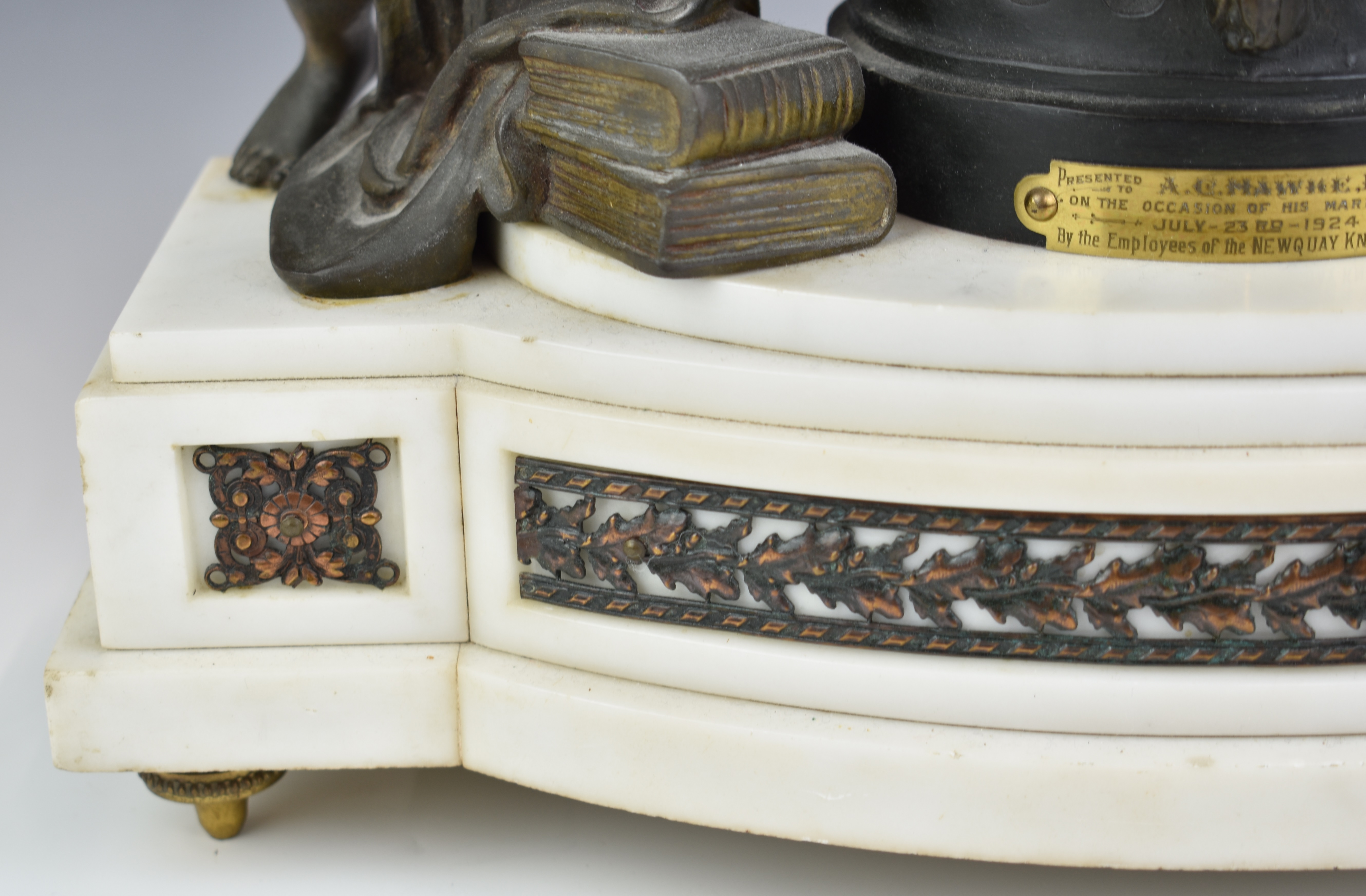 19th or early 20thC marble and gilt metal mantel clock, with white enamel painted dial, striking - Image 6 of 9