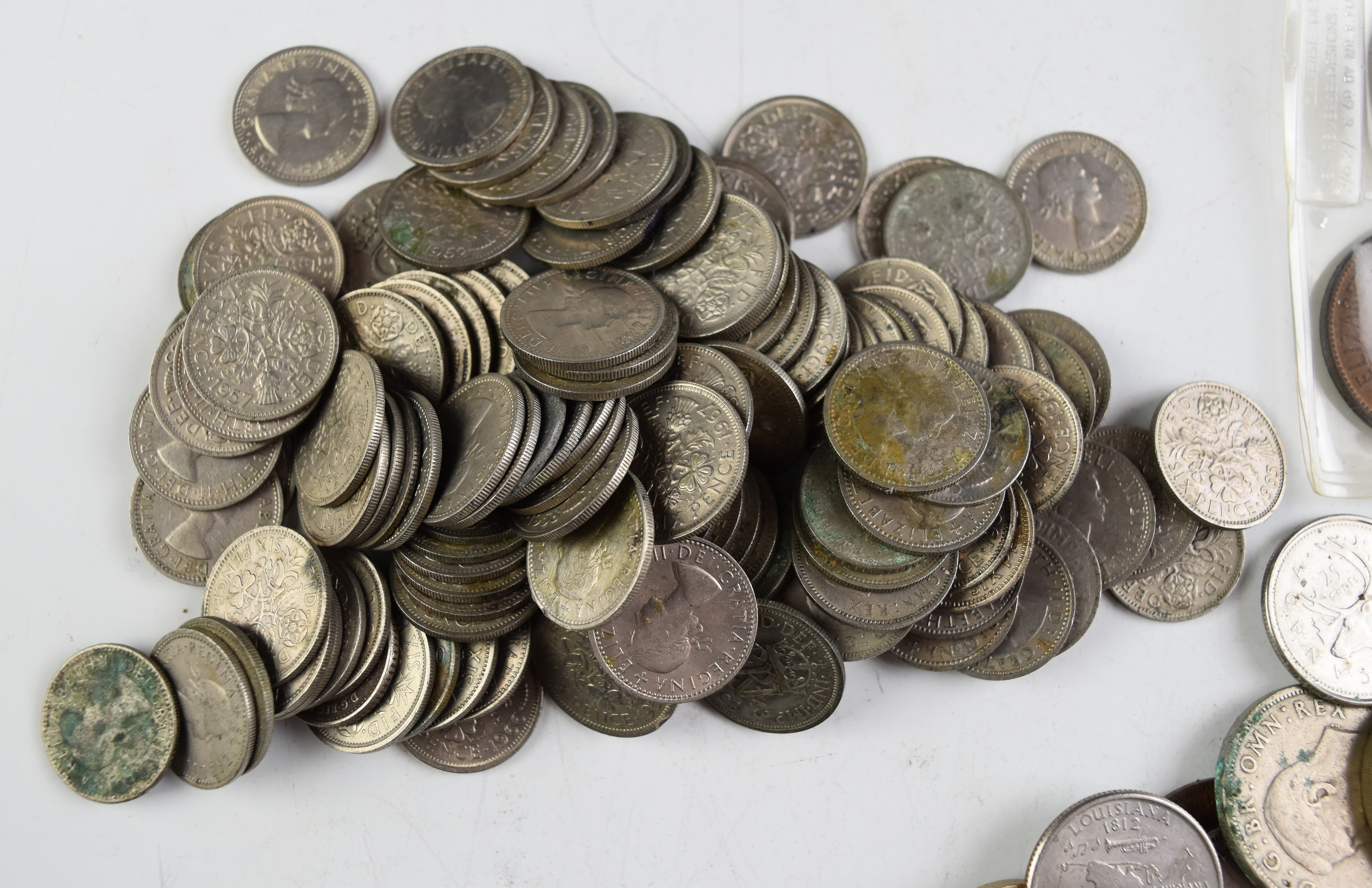 A quantity of largely UK coinage etc, including modern crowns, £2 coins, 1953 Coronation set, Nazi - Bild 2 aus 4