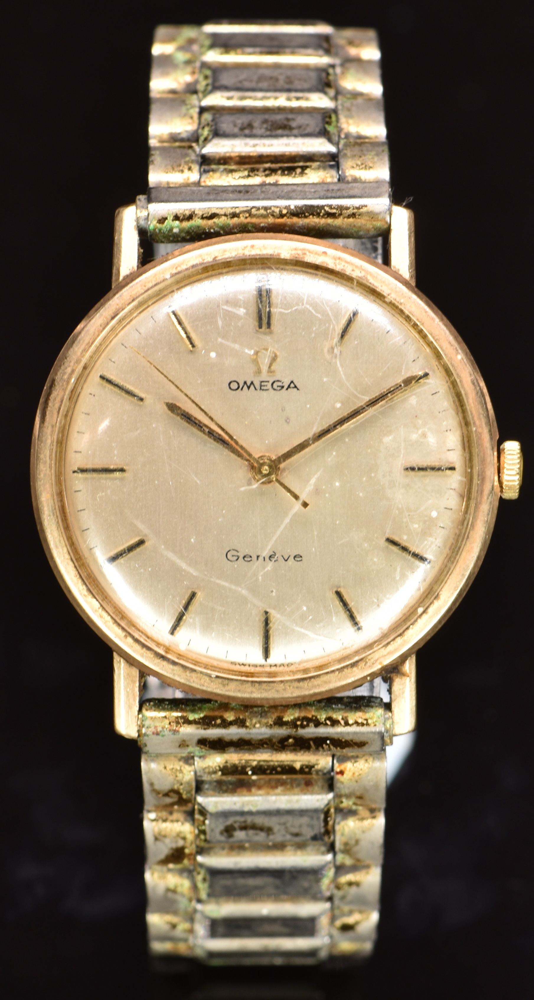 Omega 9ct gold gentleman's wristwatch ref. 131/25016 with gold hands, two-tone baton hour markers,