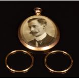 Edwardian 9ct gold locket, Birmingham 1902, and a pair of 9ct gold earrings