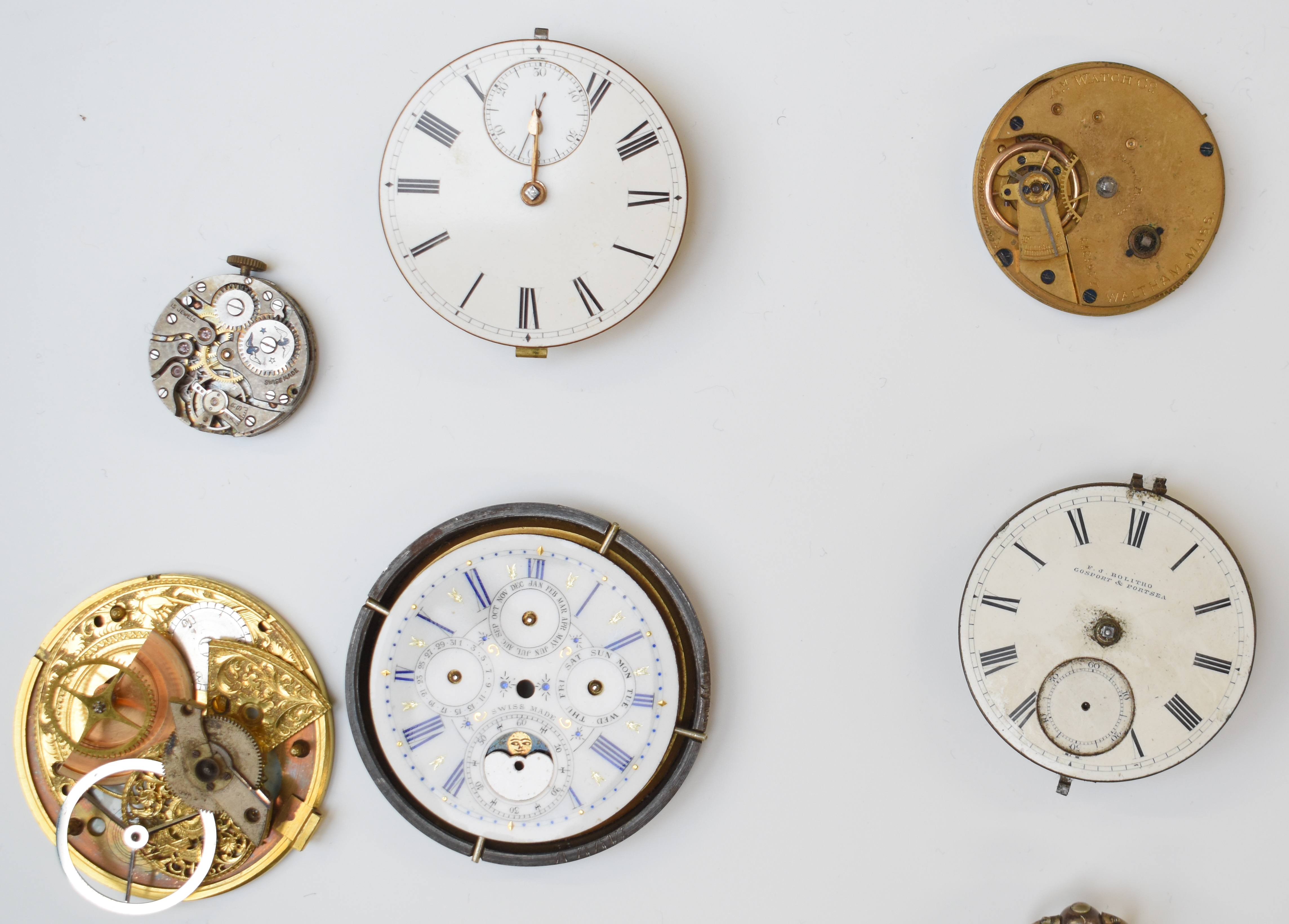 Large collection of pocket watch movements, dials and parts including fusee movements, tortoiseshell - Image 12 of 19