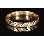A 9ct gold tricolour wedding band / ring, 3.4g, size T