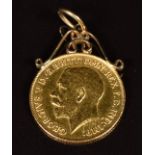 A 1911 gold half sovereign in pendant mount, 4.9g