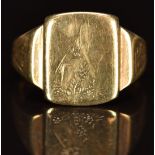 A 9ct gold signet ring with engraved bird decoration, 4.4g, size O