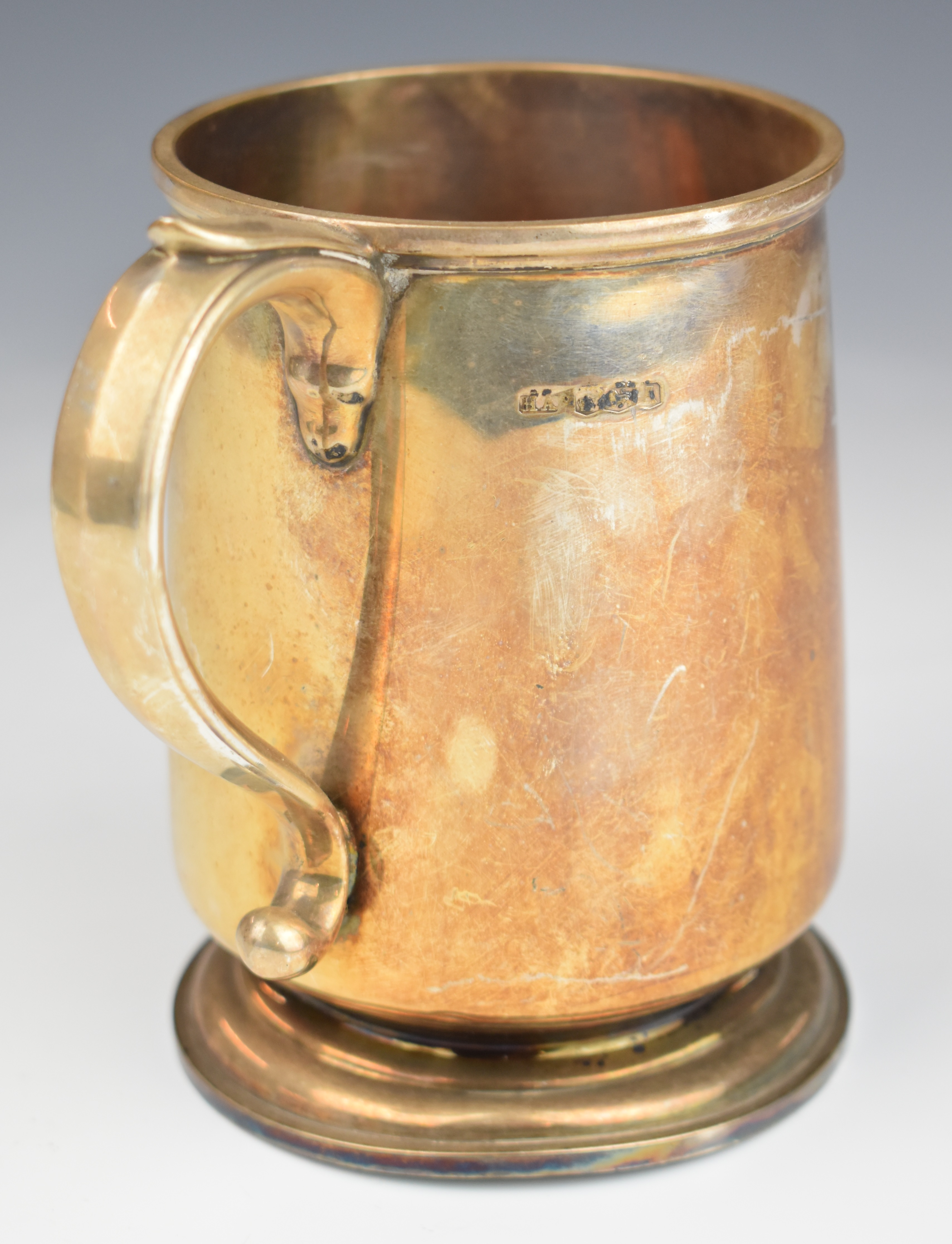 George VI hallmarked silver pint tankard, Sheffield 1943, maker Atkin Brothers, height 13cm, - Image 2 of 5