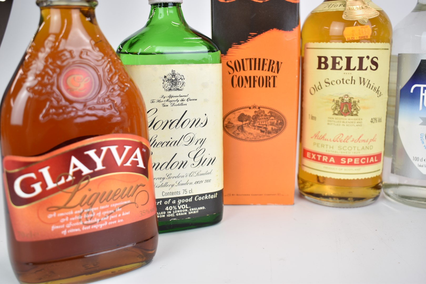 Spirits and liqueurs including Gordon's Gin 75cl, 40% vol, Bell's Whisky, 1ltr, 40% vol, boxed - Image 2 of 4