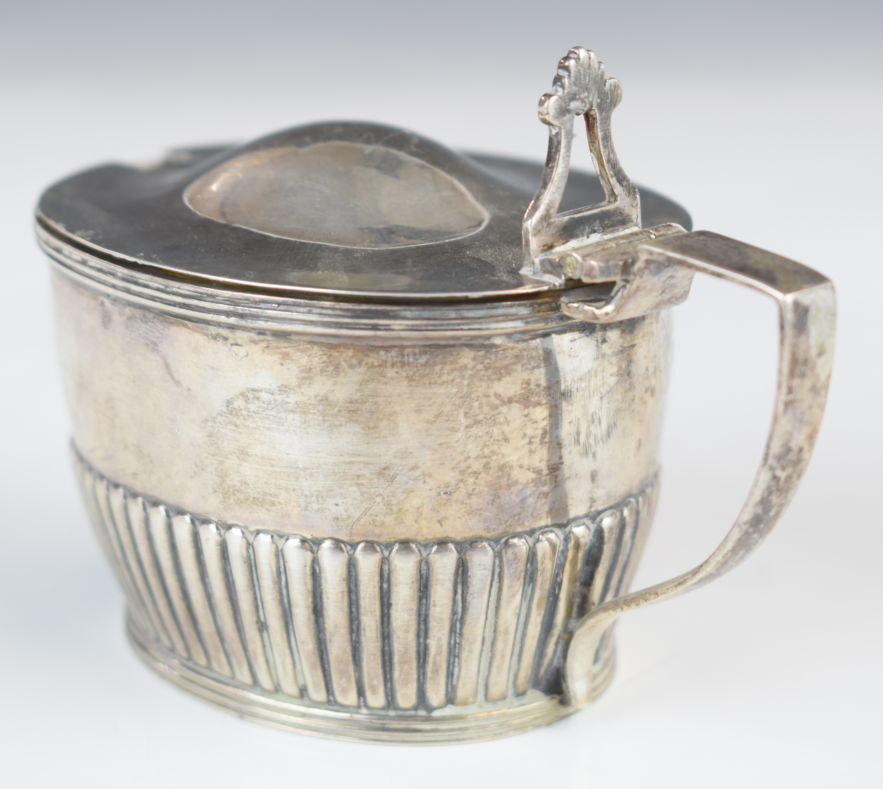 Victorian hallmarked silver mustard, London 1887, maker John Aldwinckle & Thomas Slater, length 10. - Image 4 of 7