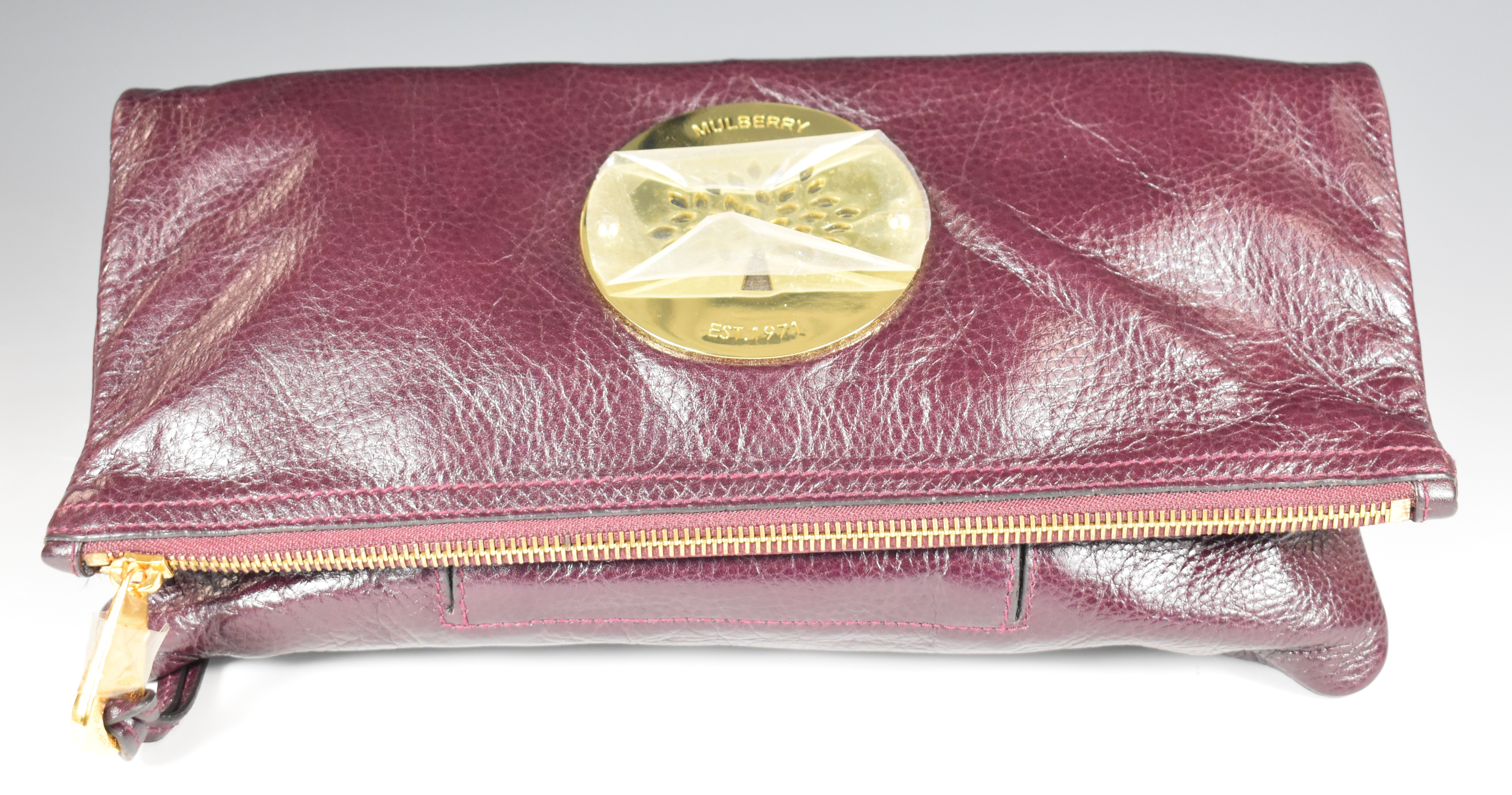 Mulberry Daria clutch bag in oxblood grained leather with gilt metal hardware, original label, - Image 2 of 9