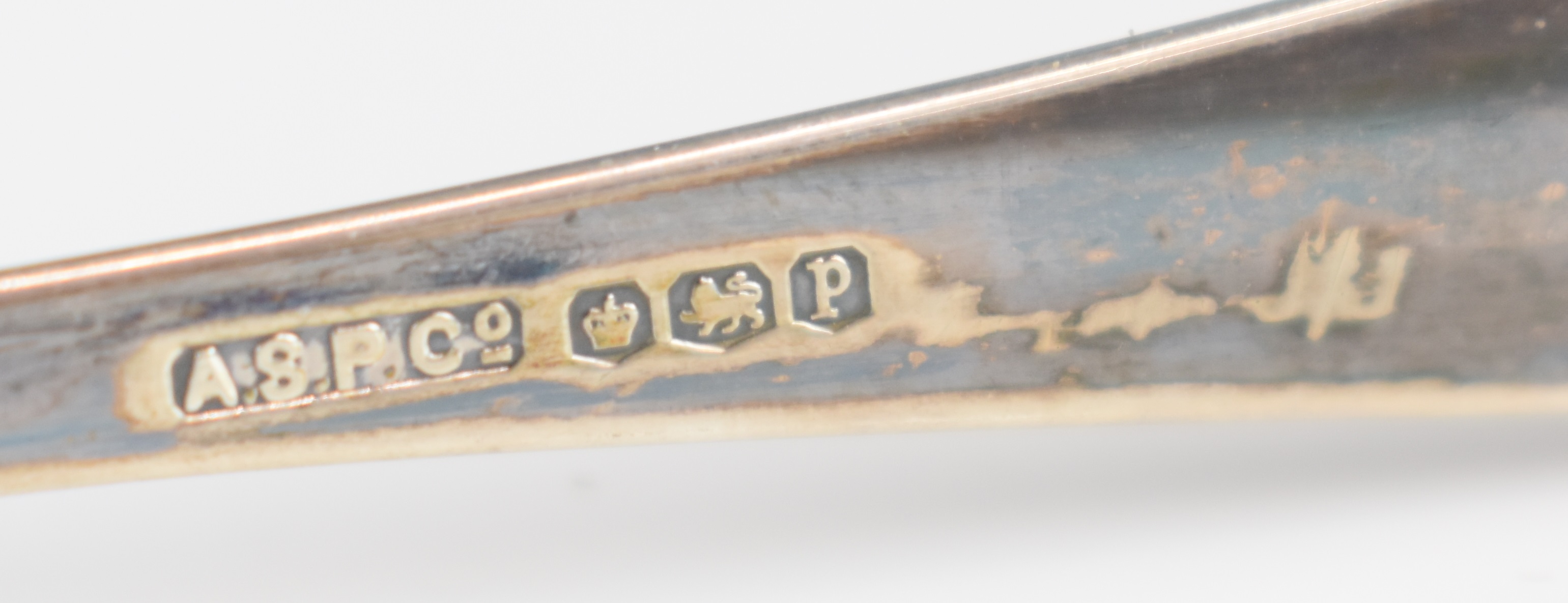 Four sets of hallmarked silver sugar tongs to include a silver gilt pair, London 1821, maker's - Image 5 of 8