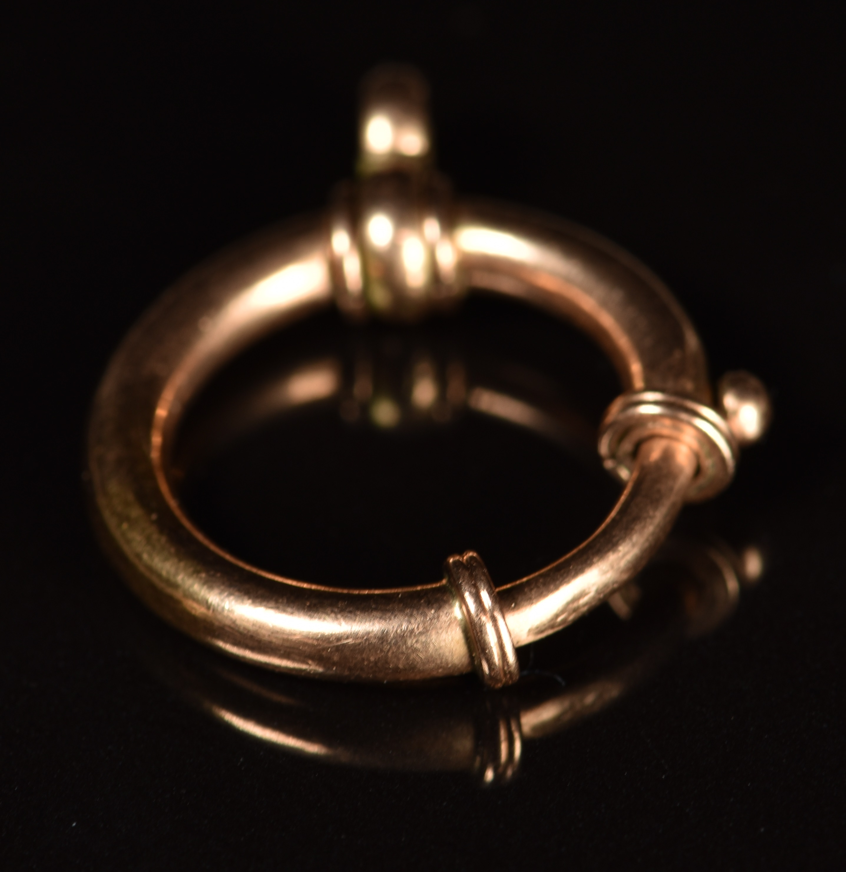 A 9ct rose gold clasp, 3.3g - Image 2 of 2