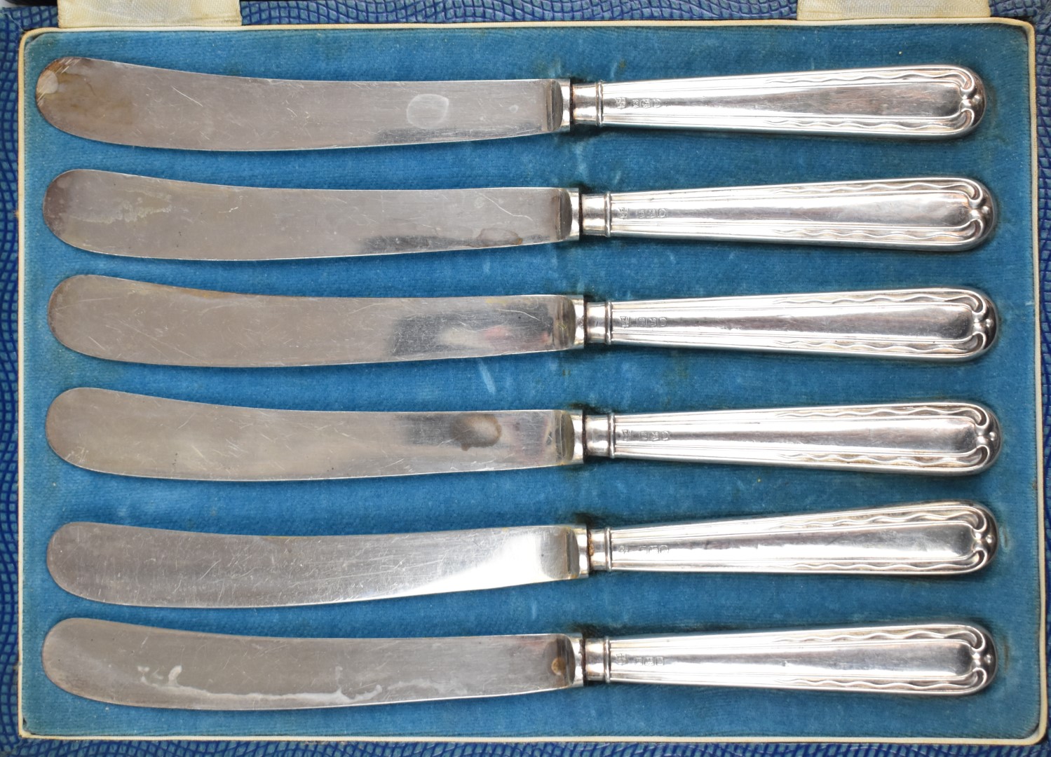 Cased set of hallmarked silver handled cake knives, together with a pair of Walker & Hall silver - Image 2 of 7