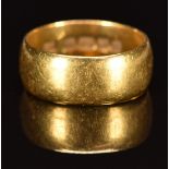 A 22ct gold wedding band / ring, Birmingham 1914, 7.5g, size M