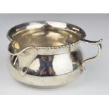 George V hallmarked silver jug, Sheffield 1913, maker Lee & Wigfull, width 11cm, weight 123g