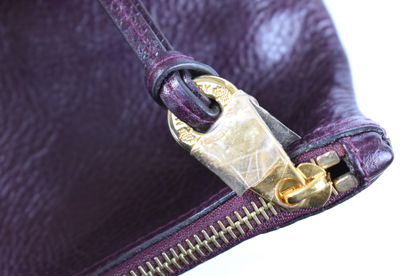 Mulberry Daria clutch bag in oxblood grained leather with gilt metal hardware, original label, - Image 9 of 9