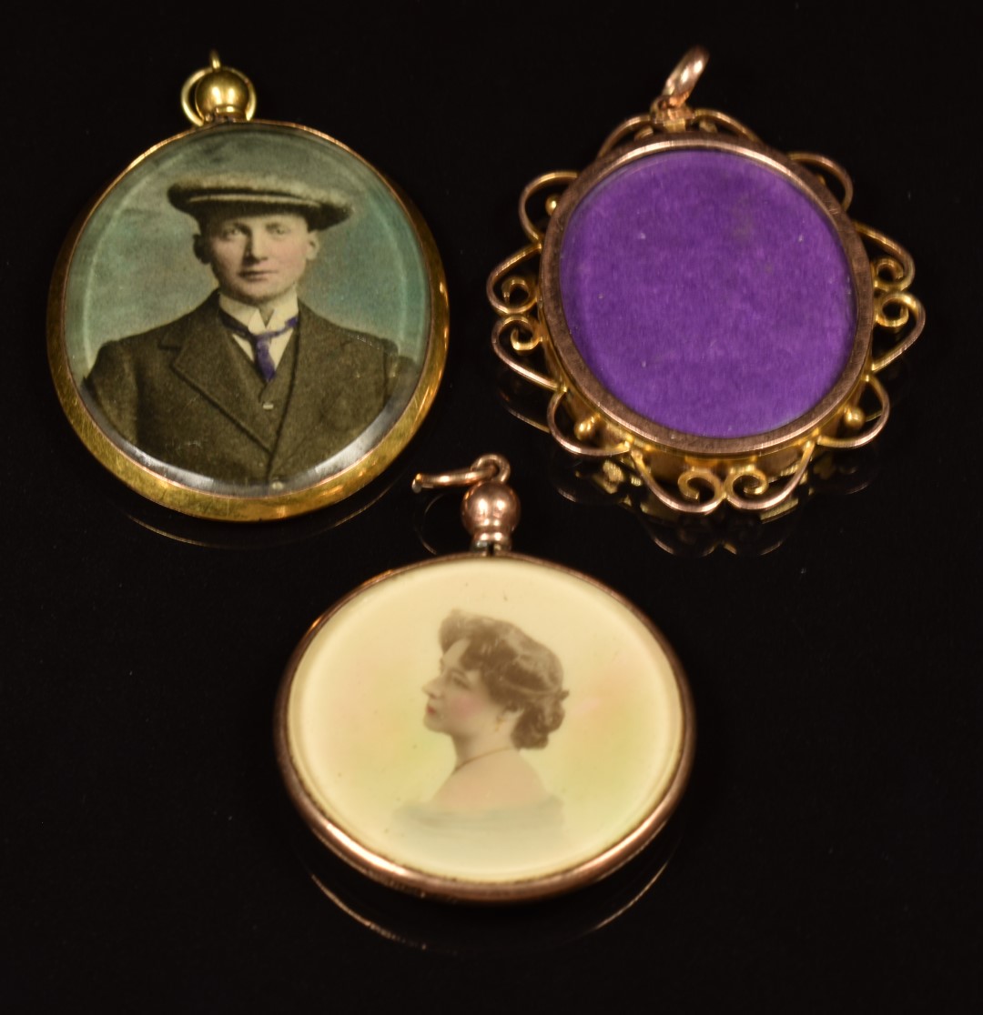 Three Victorian / Edwardian 9ct gold lockets, two set with miniatures / photographs - Image 2 of 2