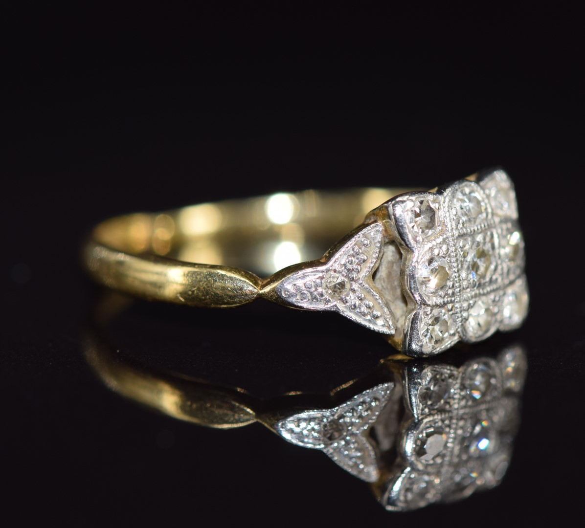 Art Deco 18ct gold ring set with diamonds in a platinum setting (split band), 2.5g, size M - Image 2 of 2