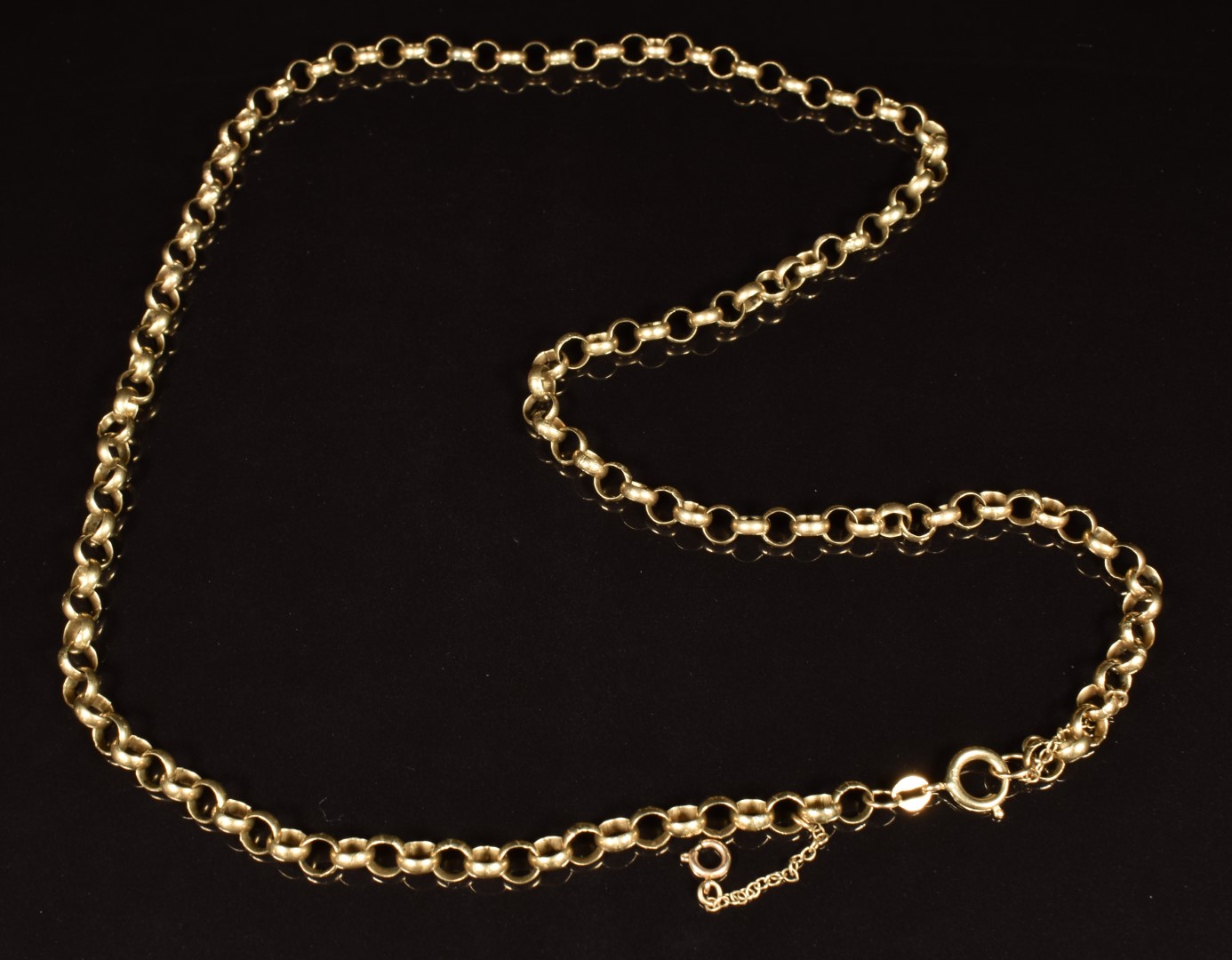 A 9ct gold belcher chain /necklace made up of circular links, length 56cm, 20g