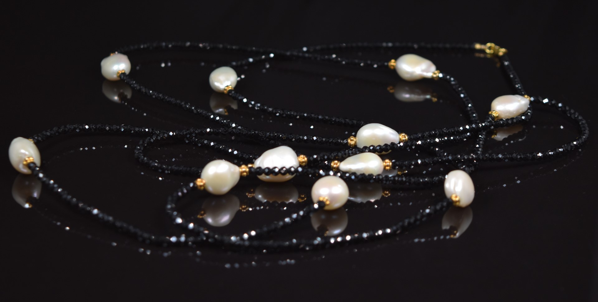 A black garnet, pearl and silver gilt beaded necklace - Image 2 of 3