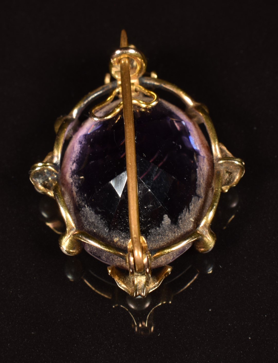 Edwardian 9ct gold brooch set with an oval cut amethyst and split pearls, 9.3g - Image 2 of 2