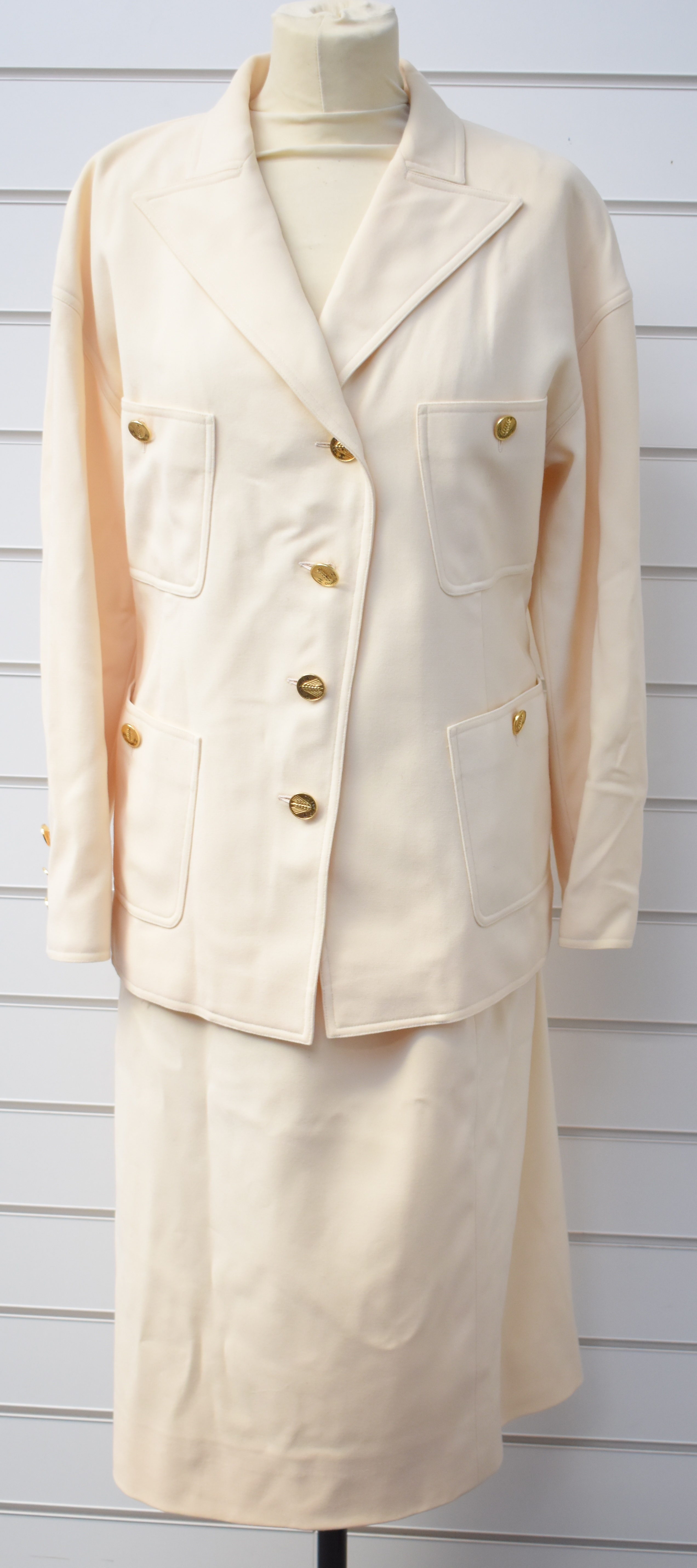 Vintage Chanel Boutique ladies skirt suit comprising jacket and skirt, both with Chanel labels and - Image 2 of 13