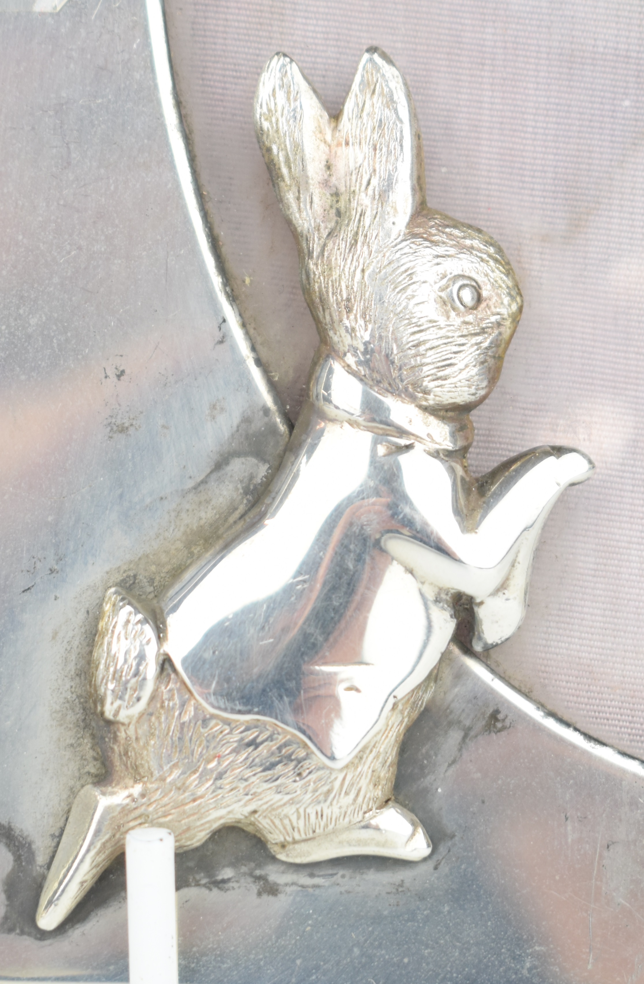 Pair of modern hallmarked silver easel back photograph frames decorated with Peter Rabbit, London - Image 3 of 4