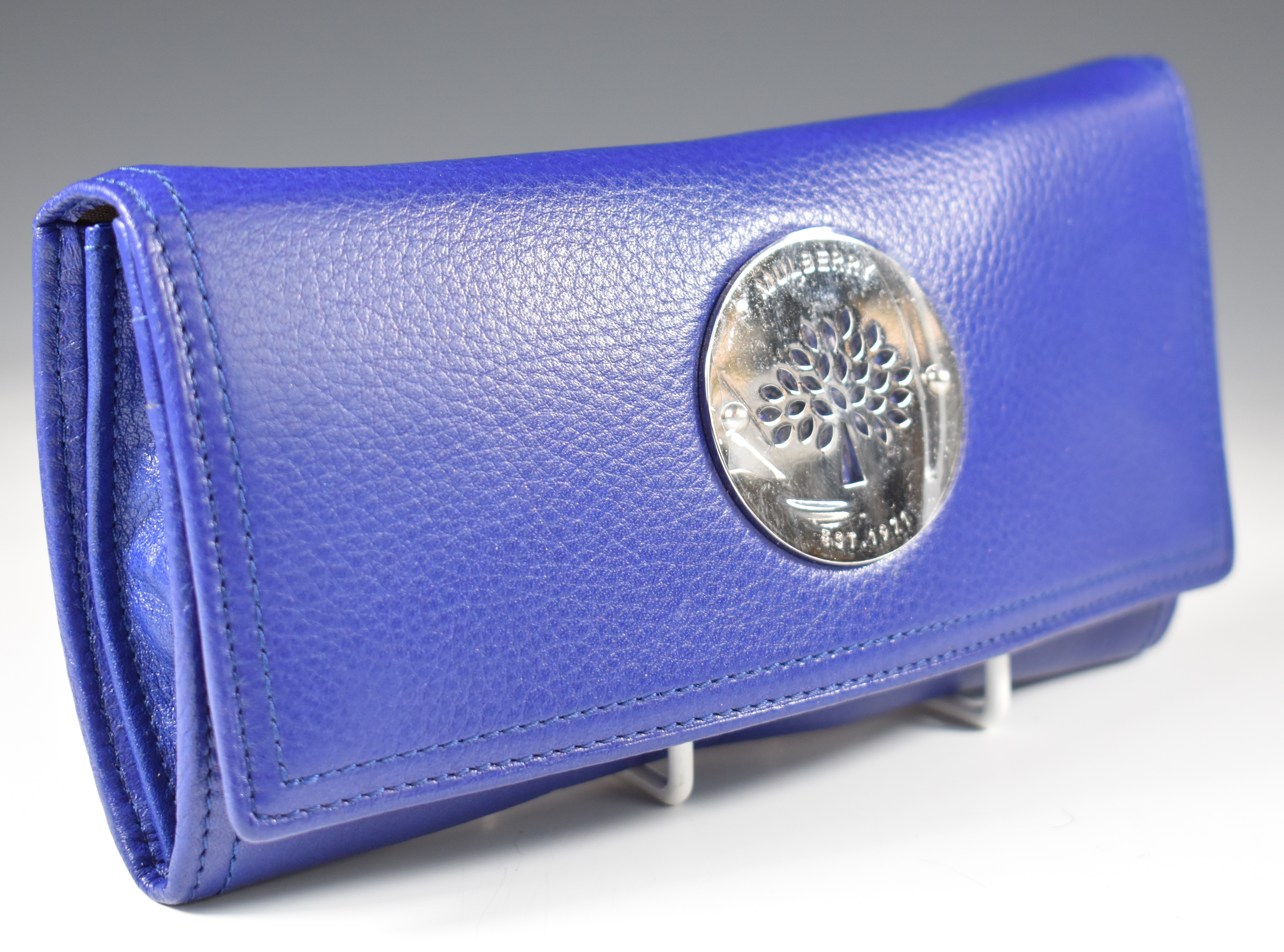 Mulberry ladies wallet / purse in blue grained leather, unused and in original branded box and - Image 4 of 9