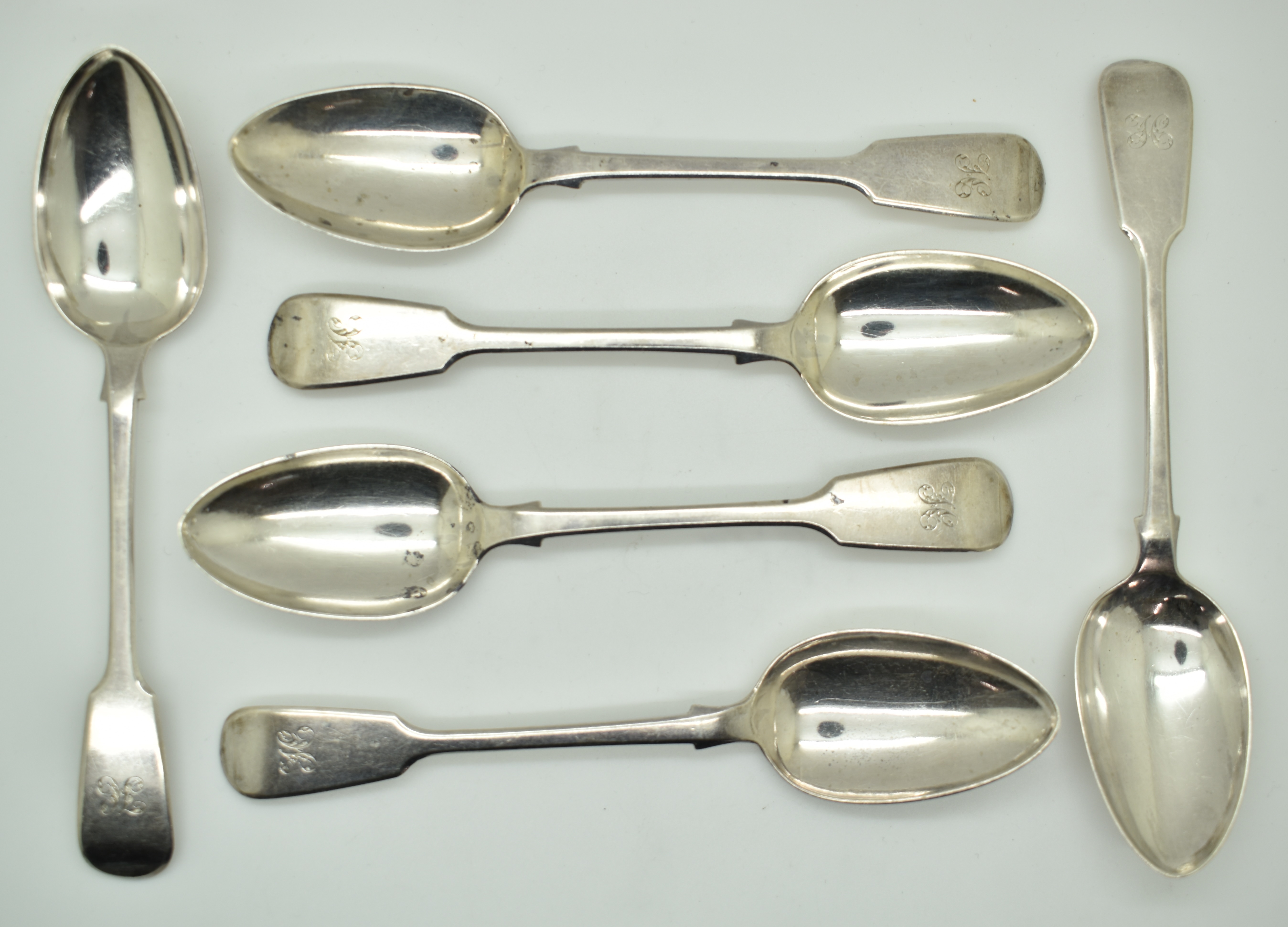 Set of six Georgian hallmarked silver Fiddle pattern dessert spoons, London 1827, maker William
