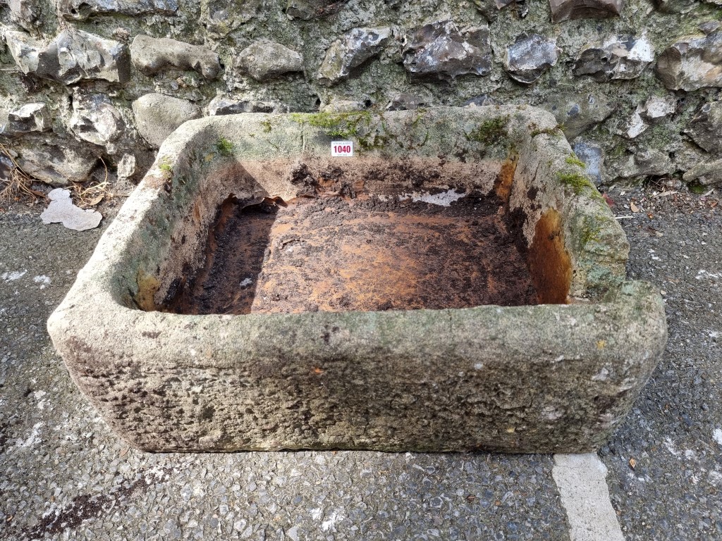 An old stone basin, 82cm wide. - Image 4 of 5