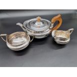 A silver three piece tea set, by W & C Sissons, Sheffield 1914/5, gross weight 1102g.