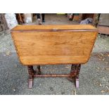 An antique mahogany Sutherland table, 60.5cm wide x 60cm high.