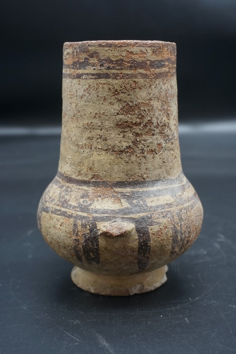 Antiquities: a pre-Columbian Mayan terracotta pot, 16.5cm high. - Bild 3 aus 4