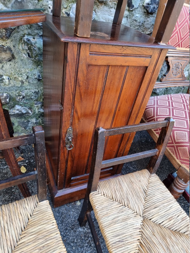 A sundry lot of furniture, to include an early 20th century oak octagonal occasional table, 74.5cm - Image 3 of 5