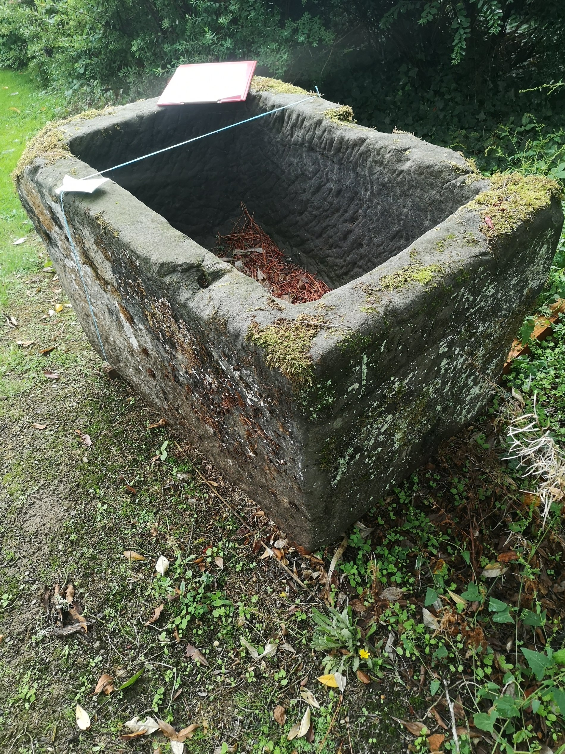 A rare Georgian dated carved stone trough - Bild 5 aus 7