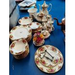 Royal Albert Old Country Rose dinner service incl 14 dinner plates, coffee pot etc etc